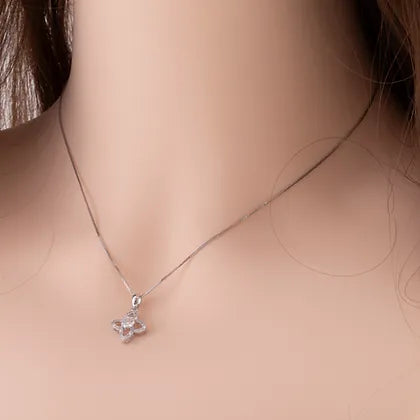 Snowflake Fashion 18K Diamond Pendant