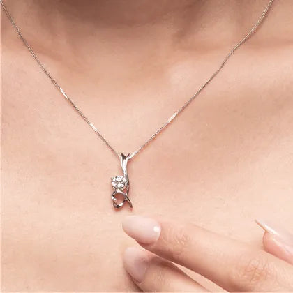 Heart-shaped through-flower sling tip 18K diamond Pendant